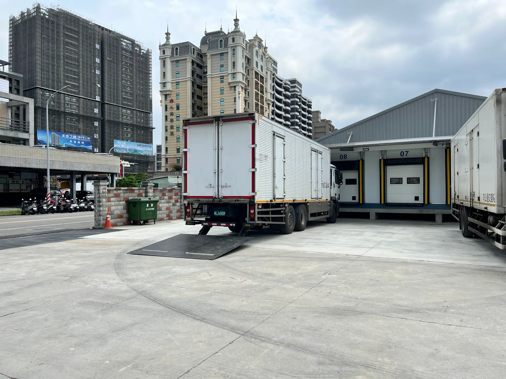 車體廠｜尾門售後服務專業透明